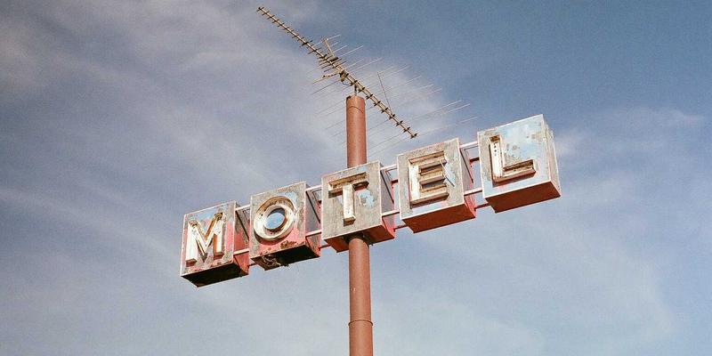 独立游戏开发资源全攻略：免费美术素材、音效与引擎模板宝藏站点盘点